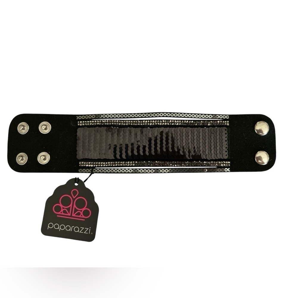👻💀Paparazzi Black and Silver Sequin Bracelet
